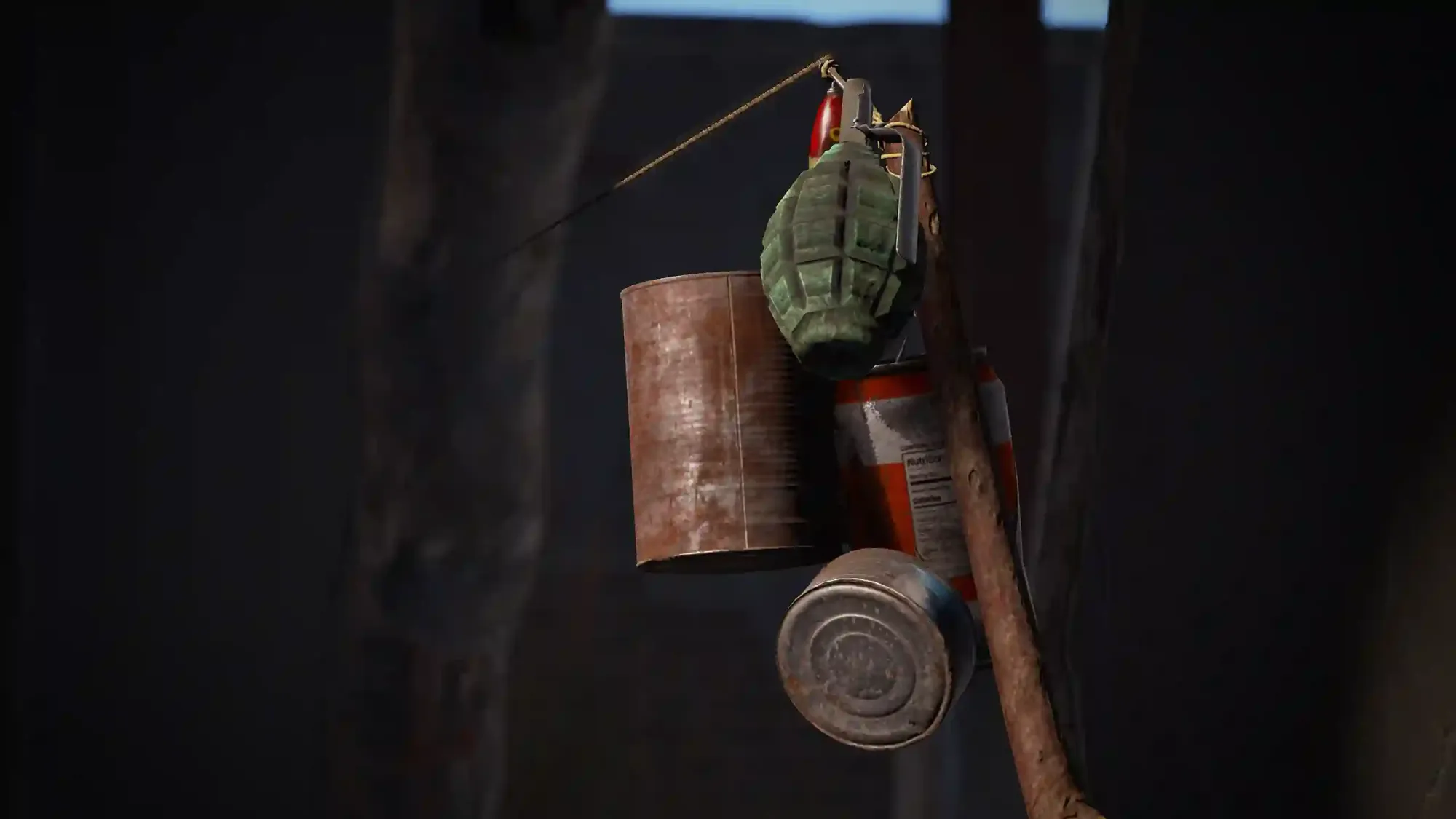 Tin can alarm loaded with grenade in Rust